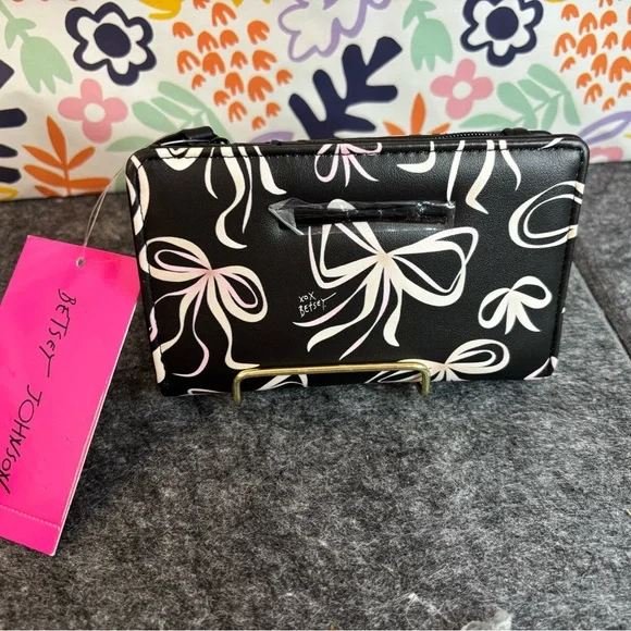 Betsey Johnson Wallet NWT - Picture 1 of 6